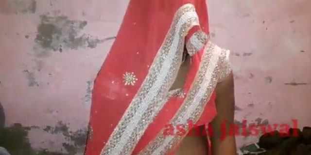 Dehati Bhabhi enjoying Gaand Chudai ghar par