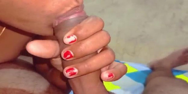 Sexy village Bhabhi ka nude handjob video