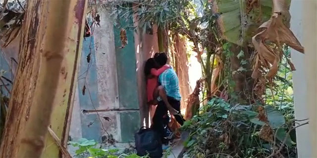 Village lovers ki khule mai Chudai