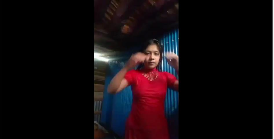 Dehati slum girl changing her dress on cam