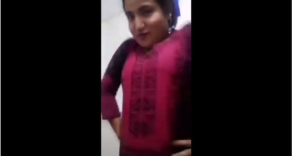 Kalyani village girl boobs and pussy show selfie