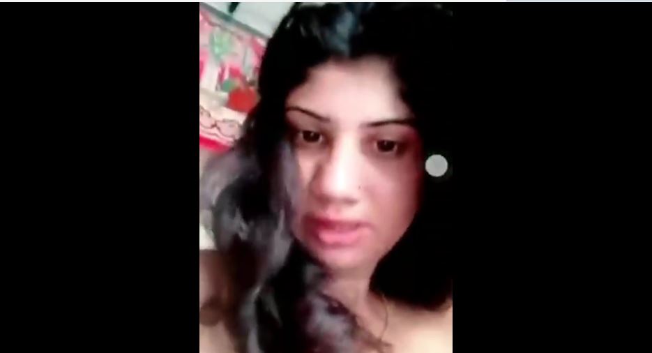 Cute Pakistani village girl selfie nude MMS