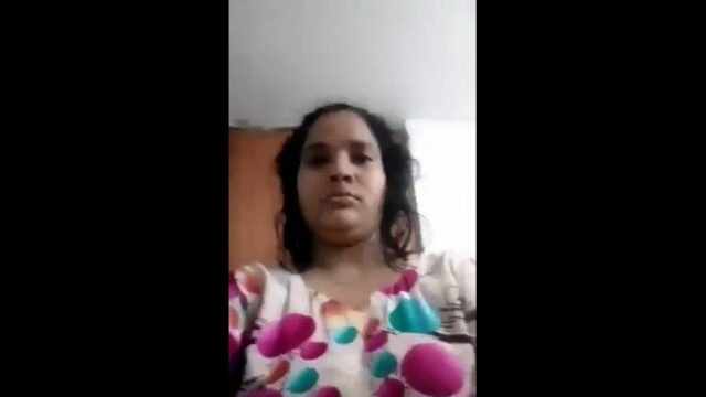 Chubby dehati bhabhi making her nude bath video